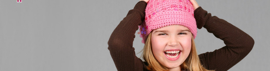 girl with pink hat